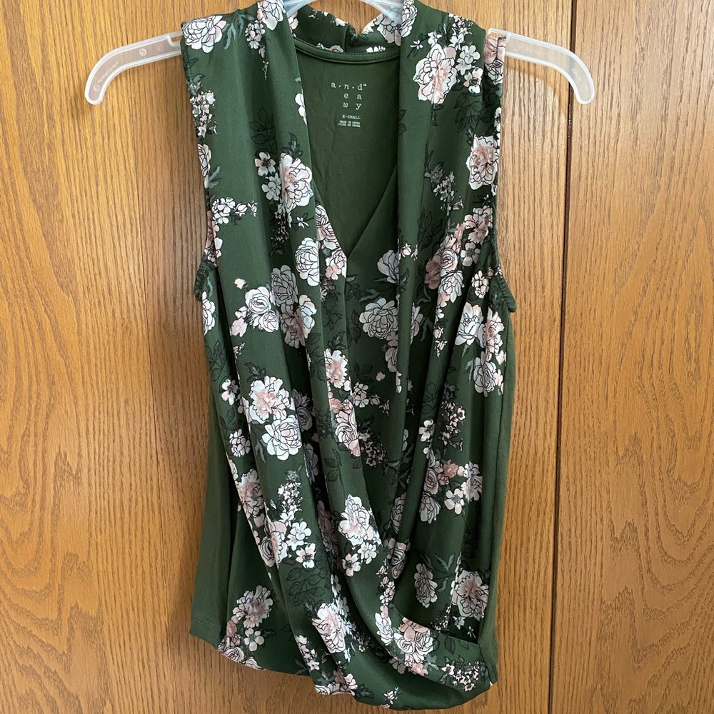 A New Day blouse tank XS